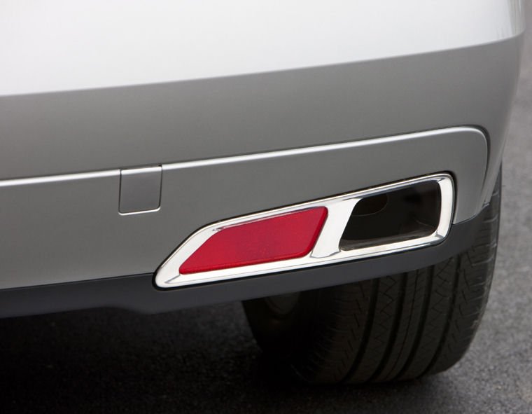 2010 Acura ZDX Exhaust Picture