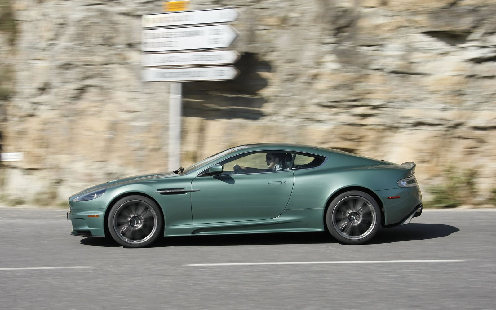 Aston Martin DBS Desktop Wallpaper