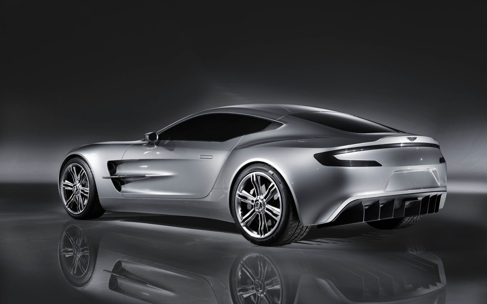 Aston Martin One-77 Desktop Wallpaper