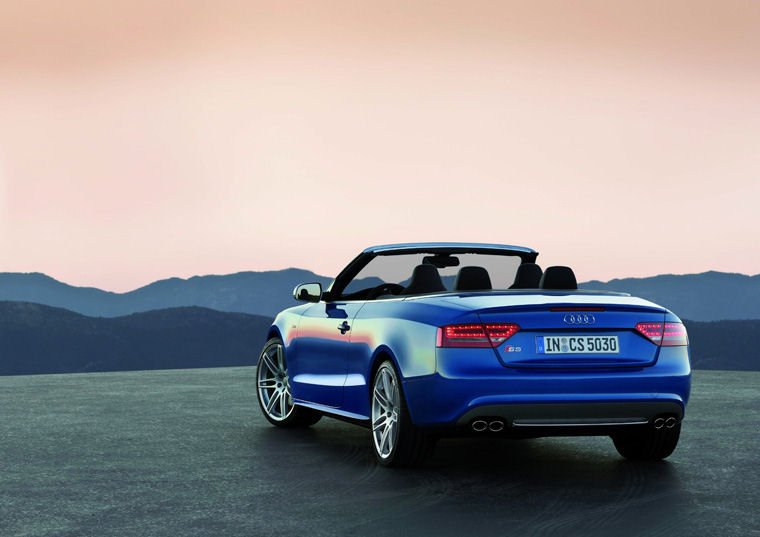 2010 Audi S5 Convertible Picture