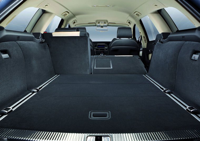 2010 Audi A6 Avant Trunk Picture