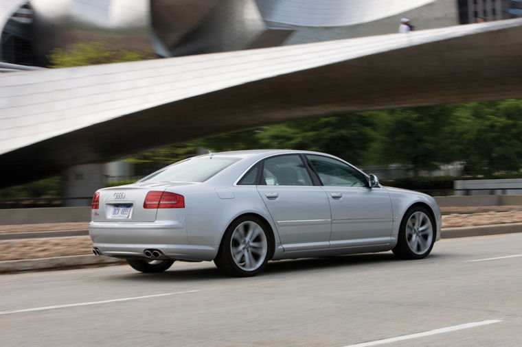 2009 Audi S8 Picture