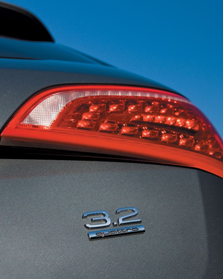2010 Audi Q5 Tail Light Picture