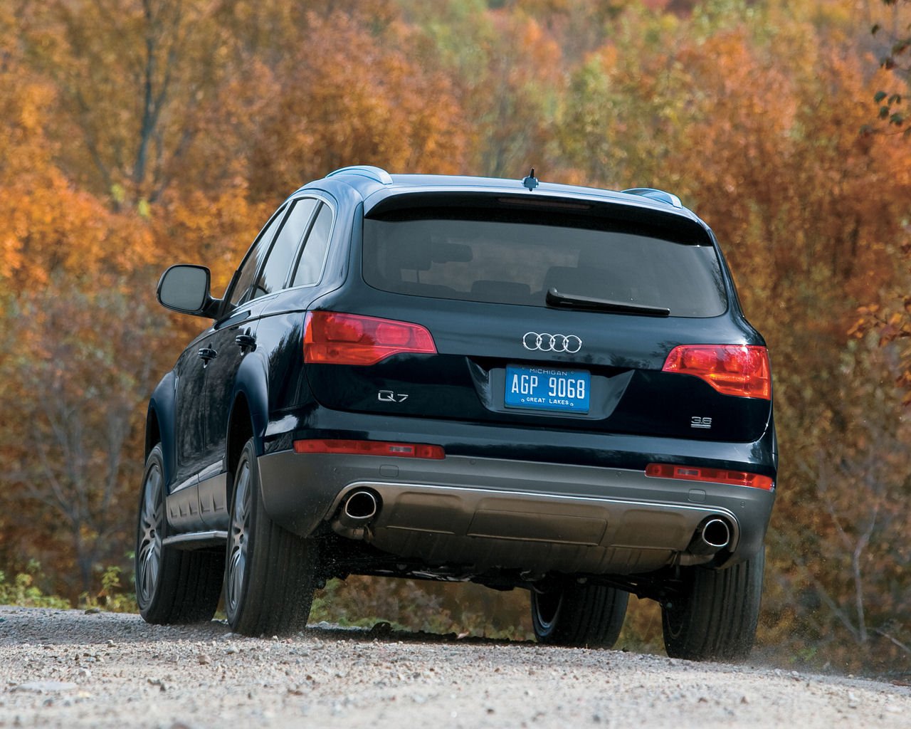 Audi Q7 Desktop Wallpaper
