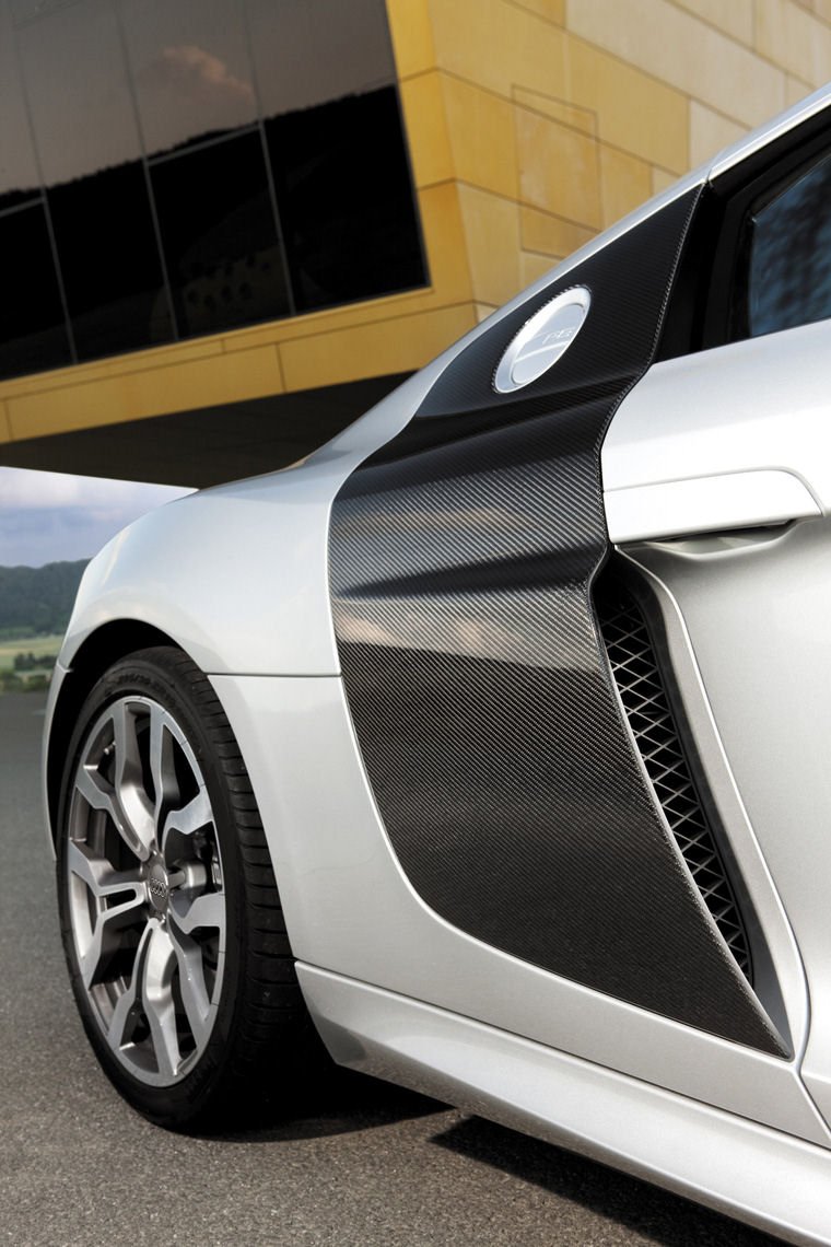 2010 Audi R8 5.2 V10 Coupe Side Vent Picture