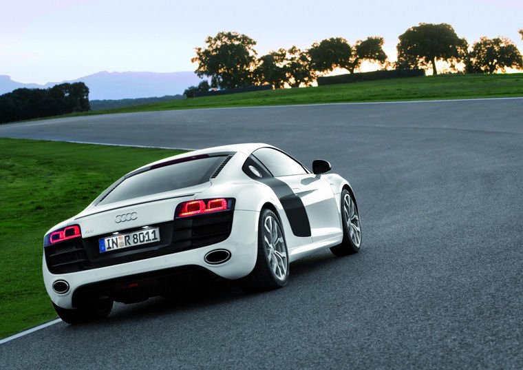 2010 Audi R8 5.2 V10 Coupe Picture