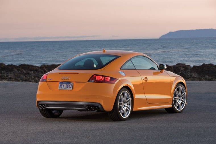 2010 Audi TTS Coupe Picture