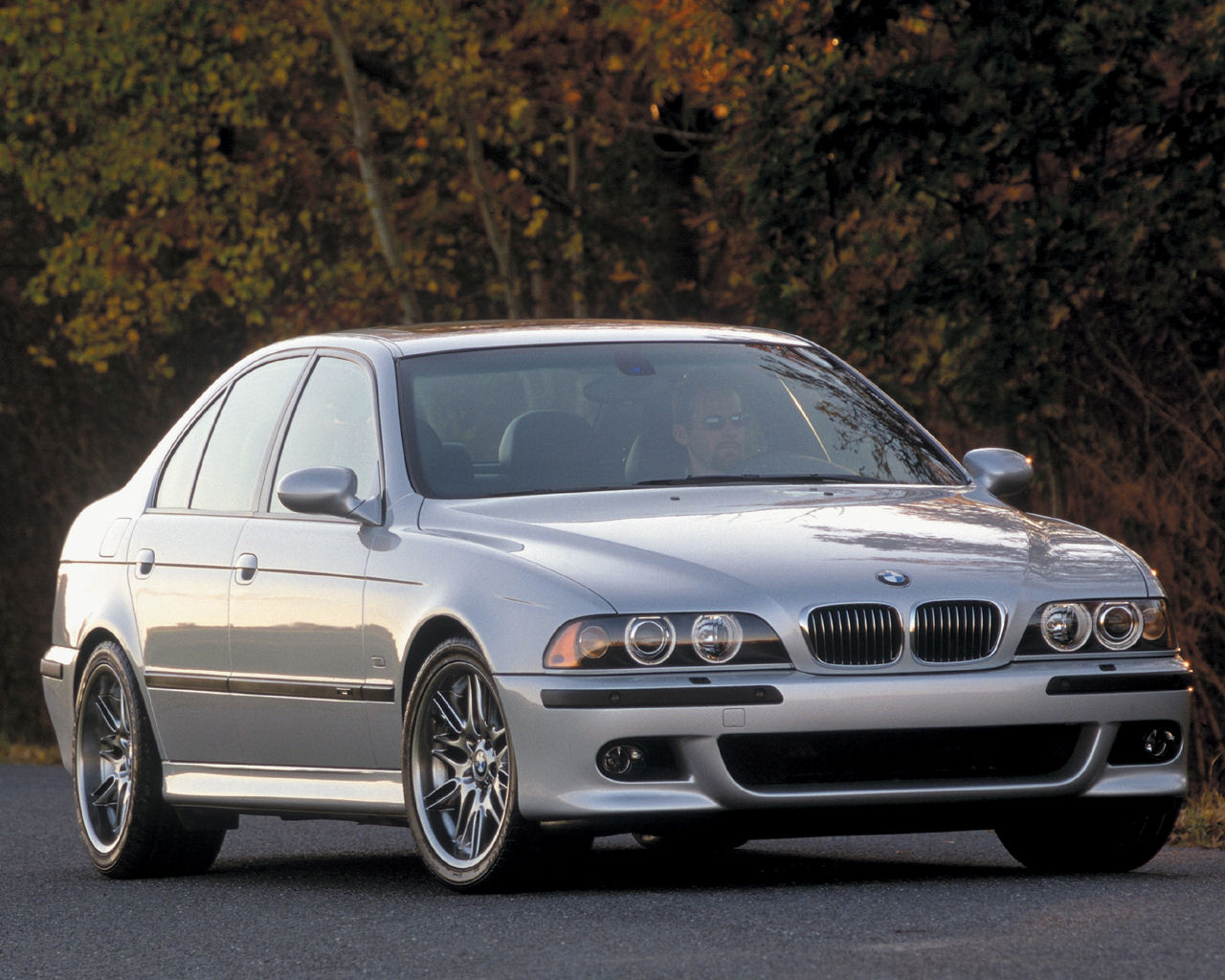 BMW 5-Series Desktop Wallpaper