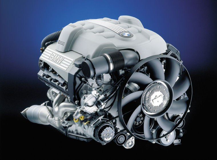 2002 BMW 745i 4.4L V8 Engine - Picture / Pic / Image