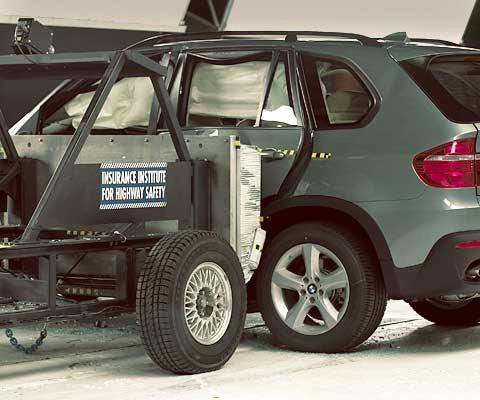 2008 BMW X5 IIHS Side Impact Crash Test Picture
