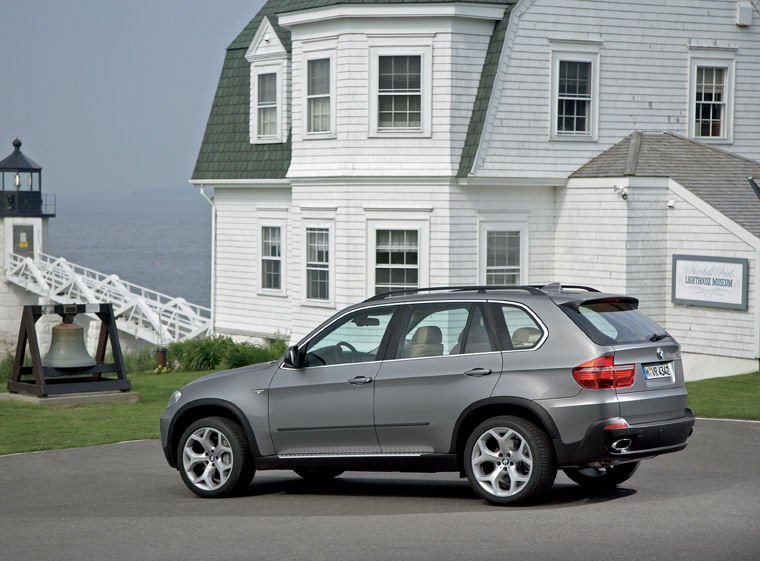 2010 BMW X5 xDrive48i Picture