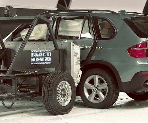 2010 BMW X5 IIHS Side Impact Crash Test Picture