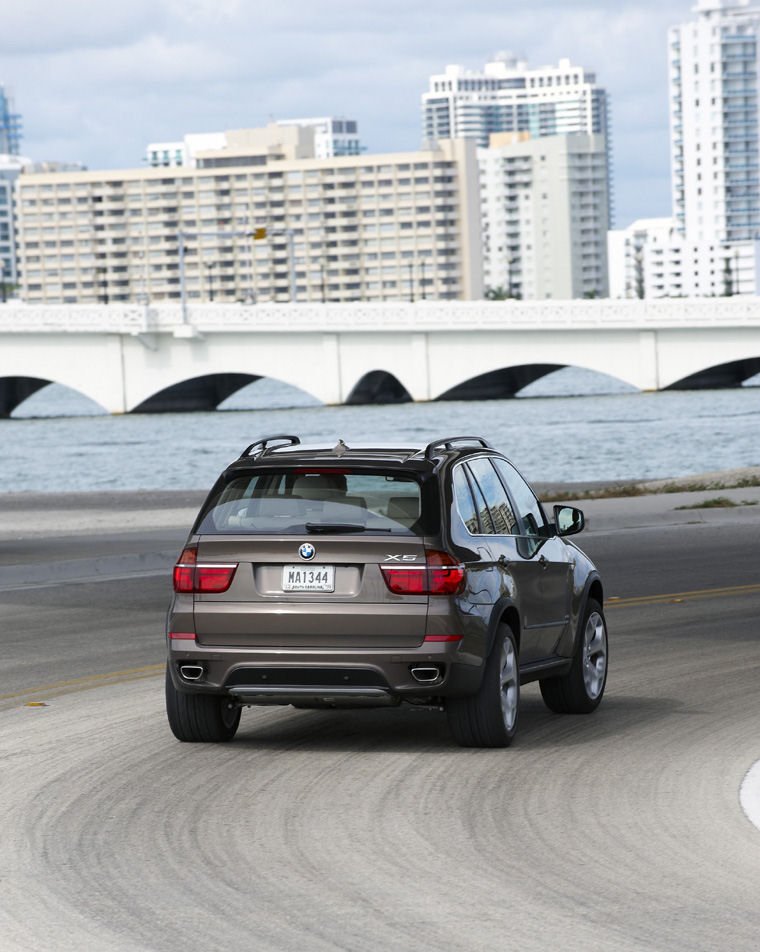2011 BMW X5 xDrive50i Picture