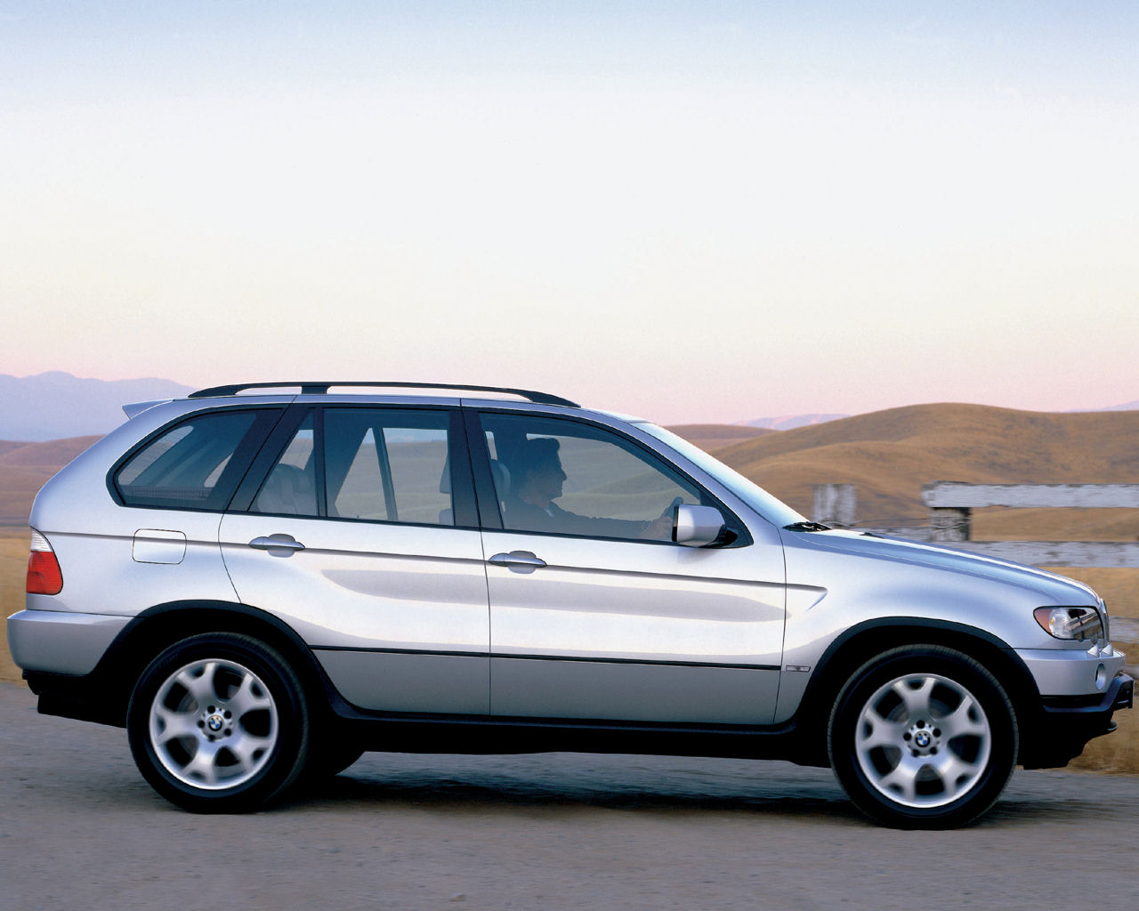 BMW X5 Desktop Wallpaper
