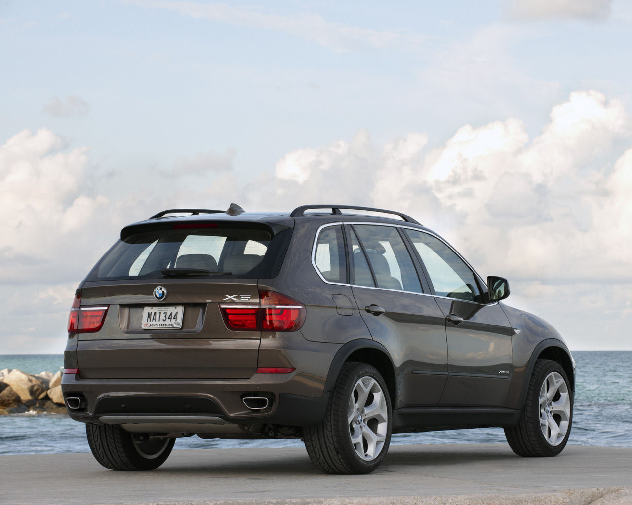 BMW X5 Desktop Wallpaper