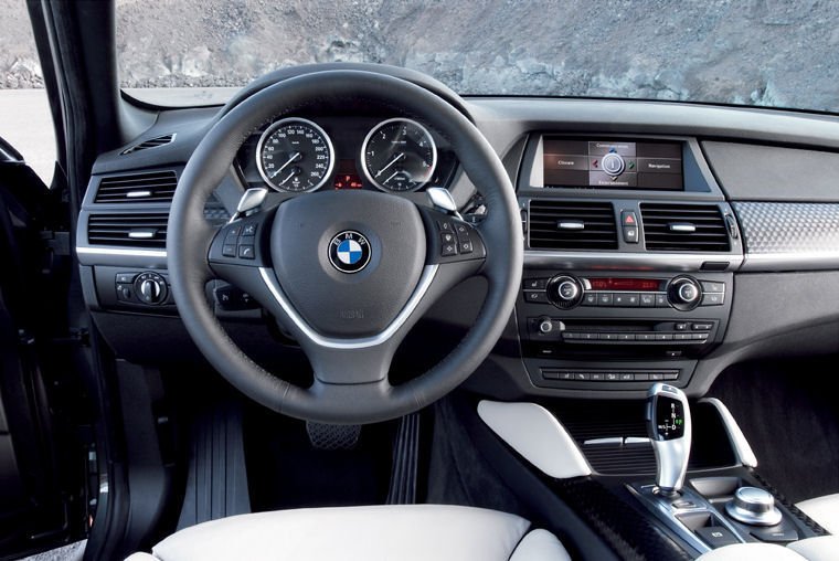 2009 BMW X6 Cockpit Picture