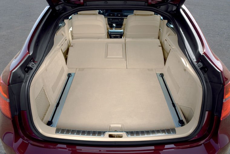 2009 BMW X6 xDrive50i Trunk Picture
