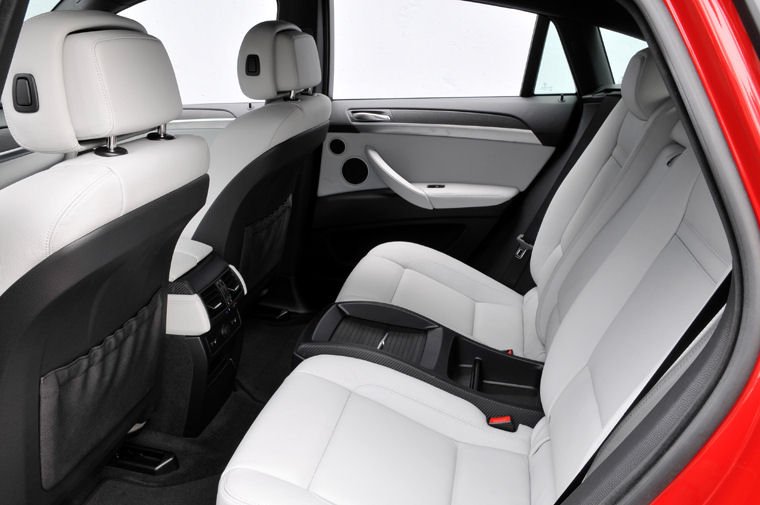 2010 BMW X6 M Rear Seats Picture