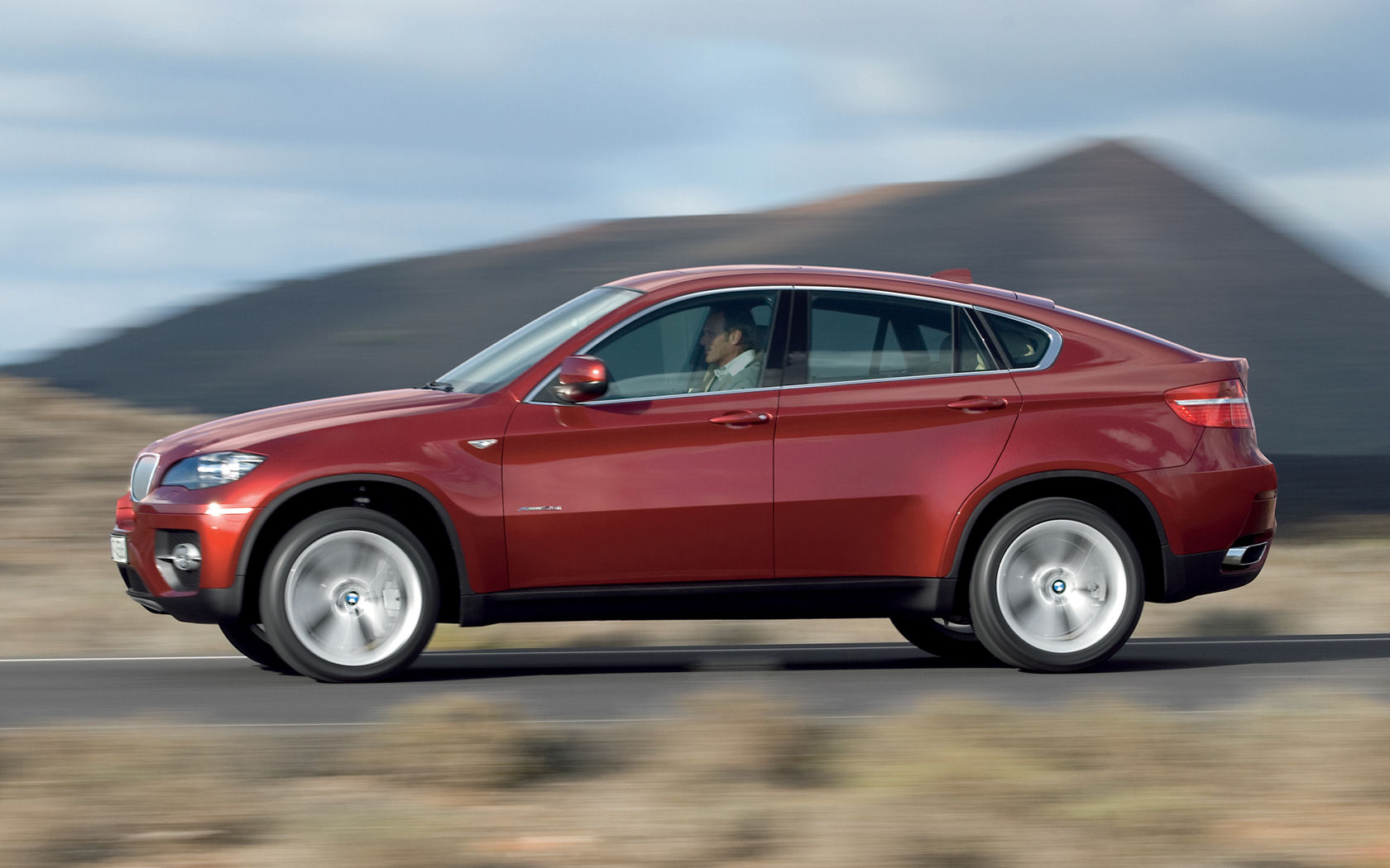 BMW X6 Desktop Wallpaper