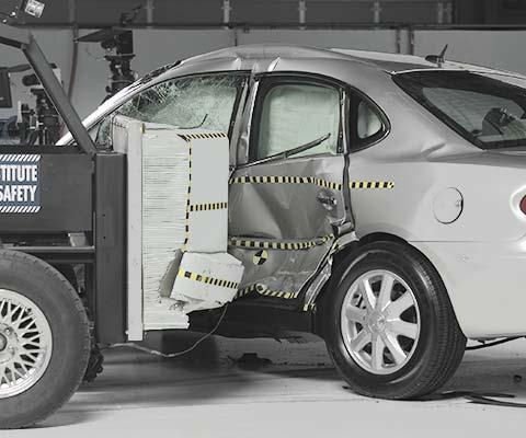 2008 Buick LaCrosse IIHS Side Impact Crash Test Picture