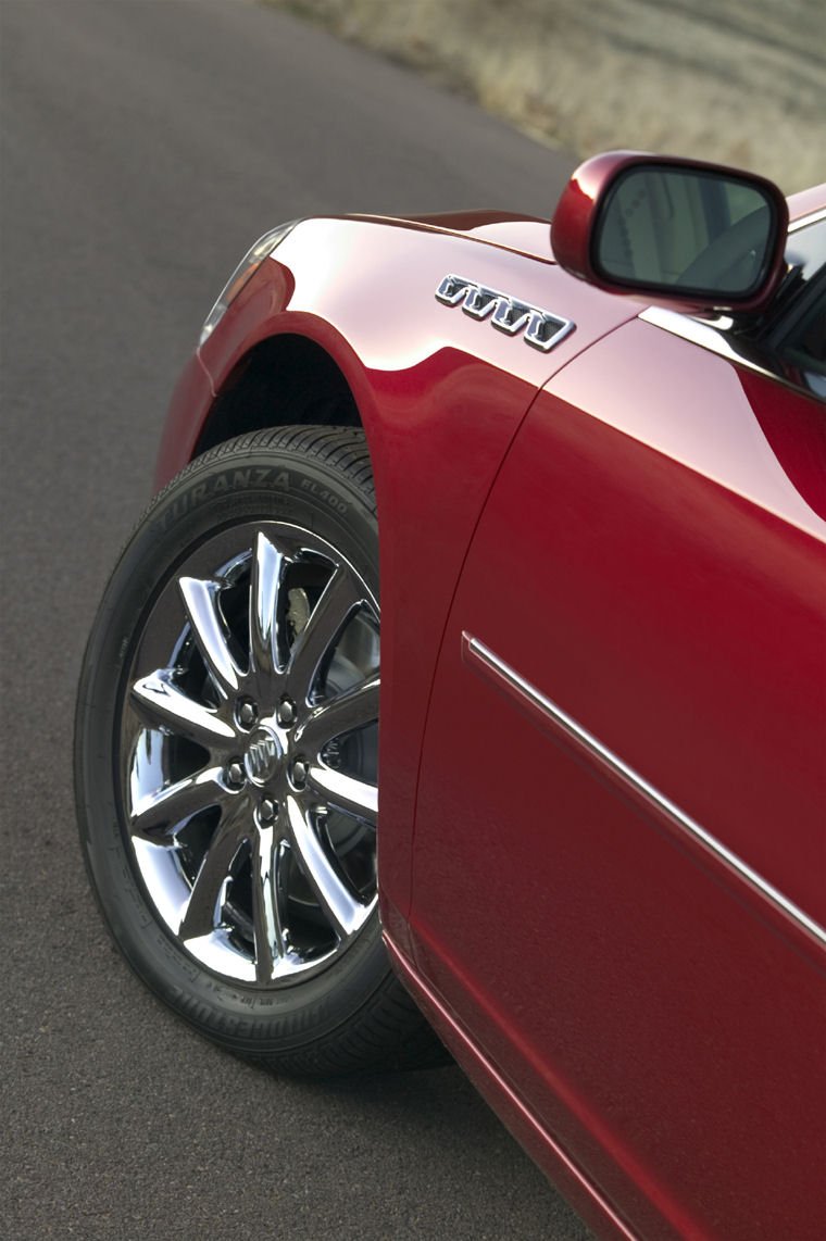2009 Buick Lucerne Rim Picture