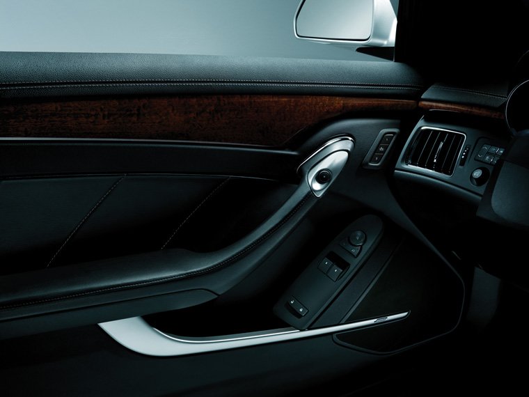 2001 Cadillac CTS Coupe Door Panel Picture