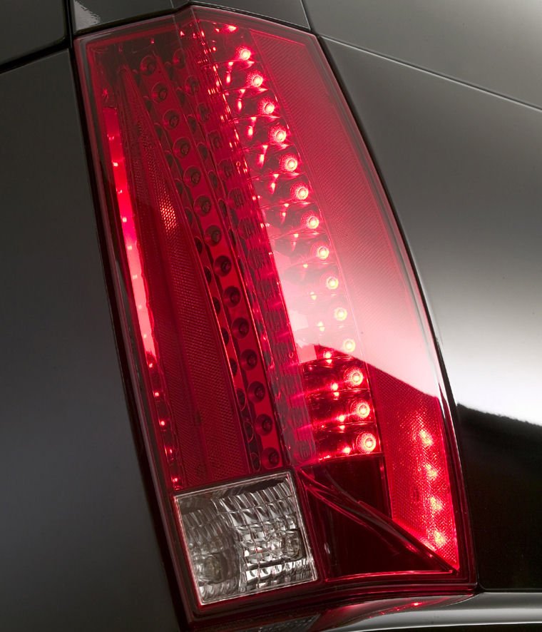2010 Cadillac Escalade Tail Light Picture