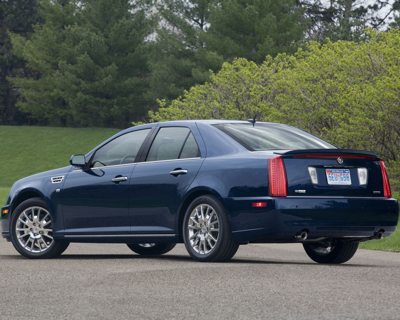 Cadillac STS Desktop Wallpaper