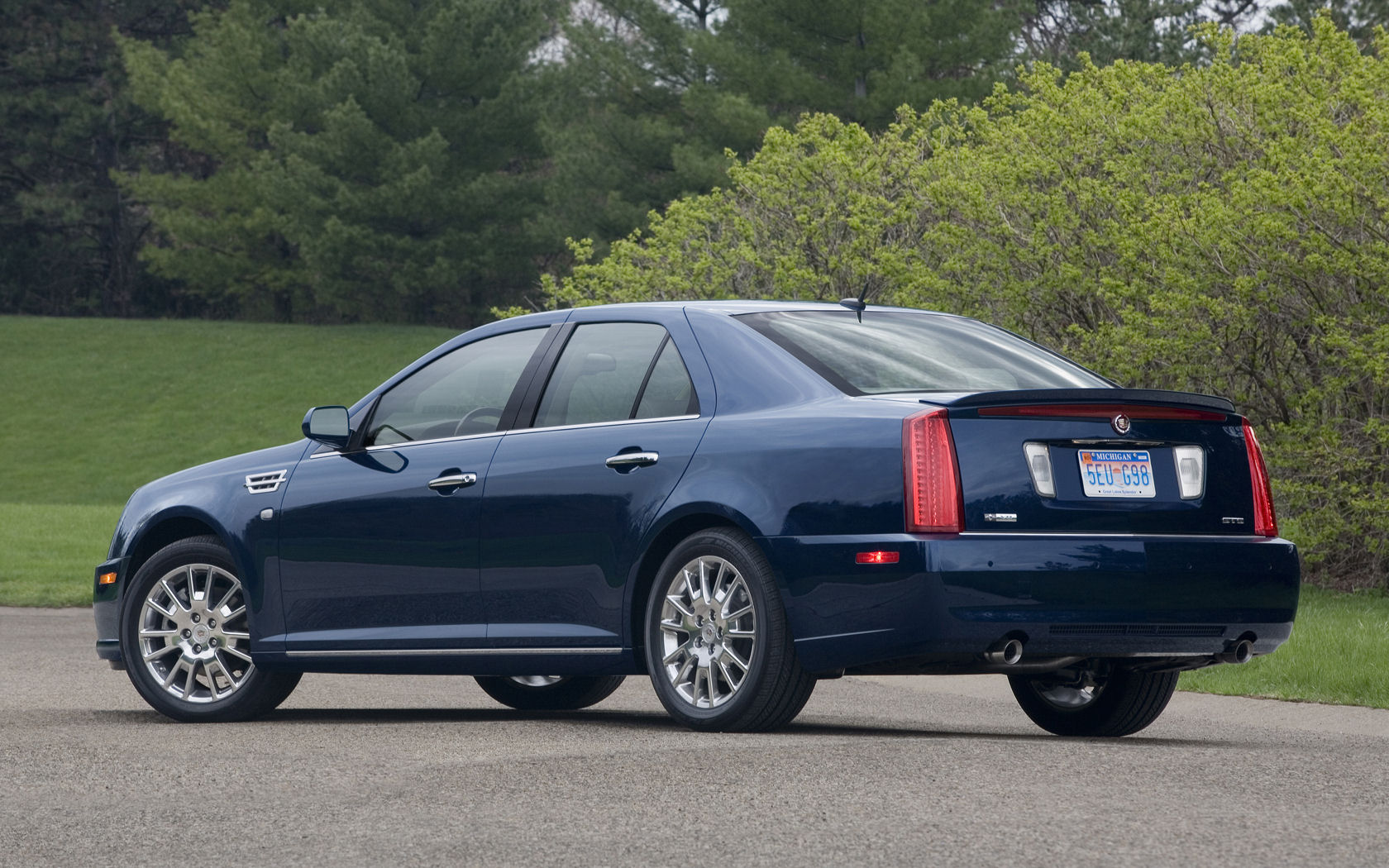 Cadillac STS Desktop Wallpaper