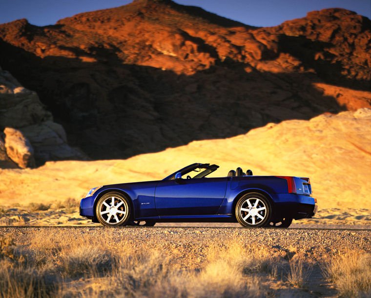 2004 Cadillac XLR Picture