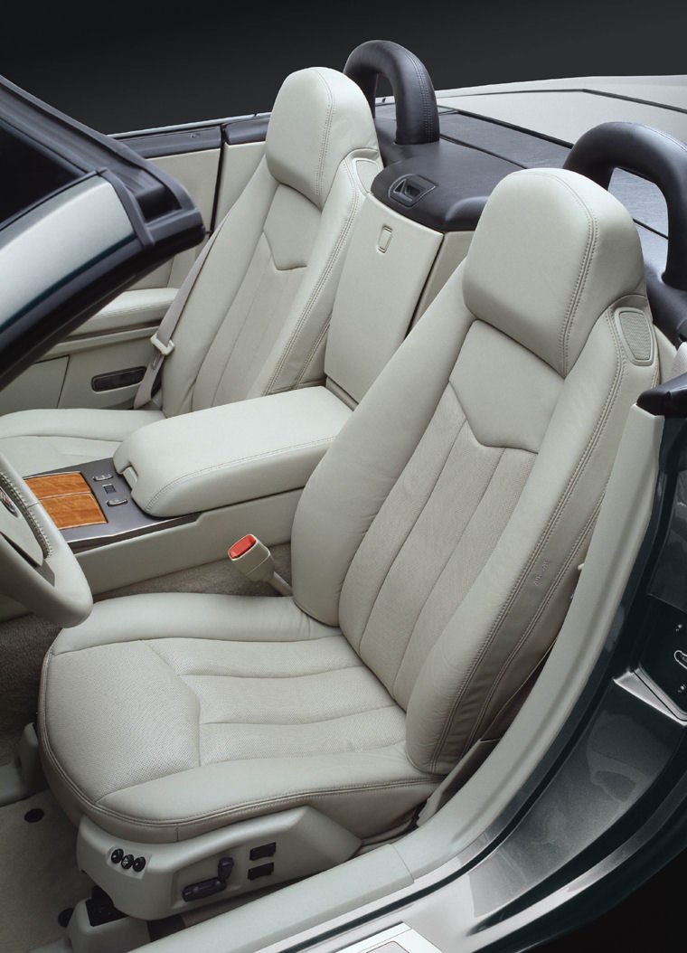 2008 Cadillac XLR Front Seats Picture