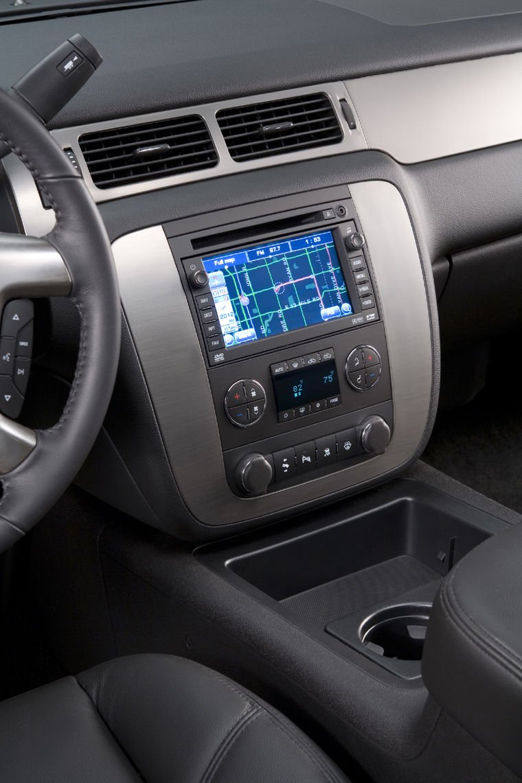 2010 Chevrolet Avalanche Center Stack Picture