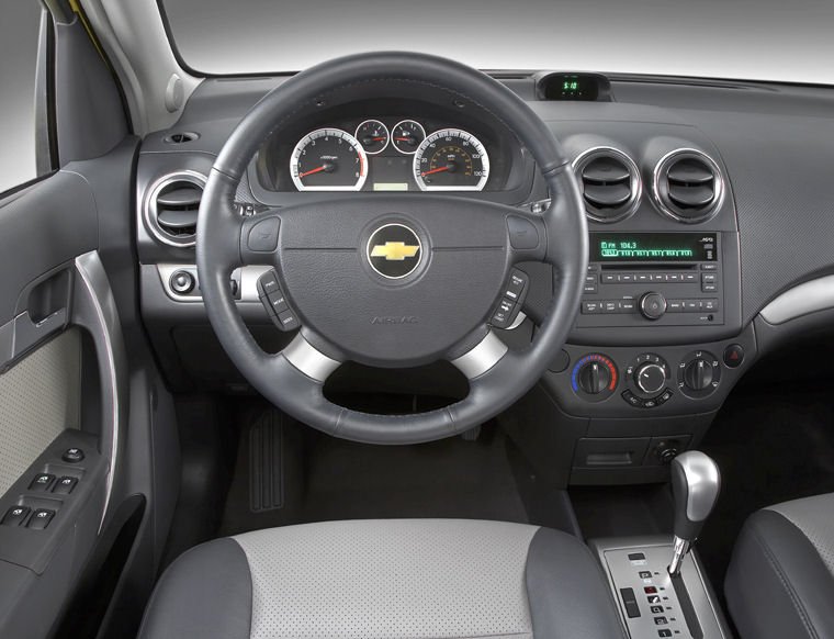 2010 Chevrolet Aveo5 Cockpit Picture