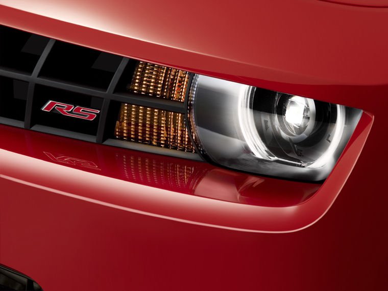 2010 Chevrolet Camaro RS Headlight Picture