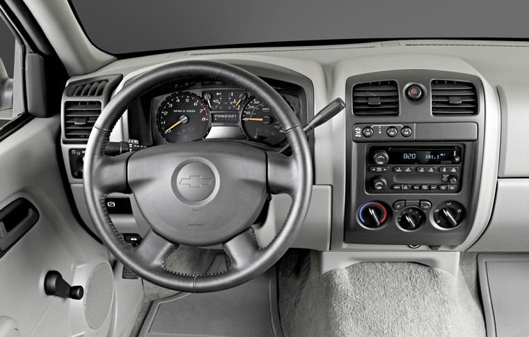 2004 Chevrolet Colorado Crew Cab Cockpit Picture