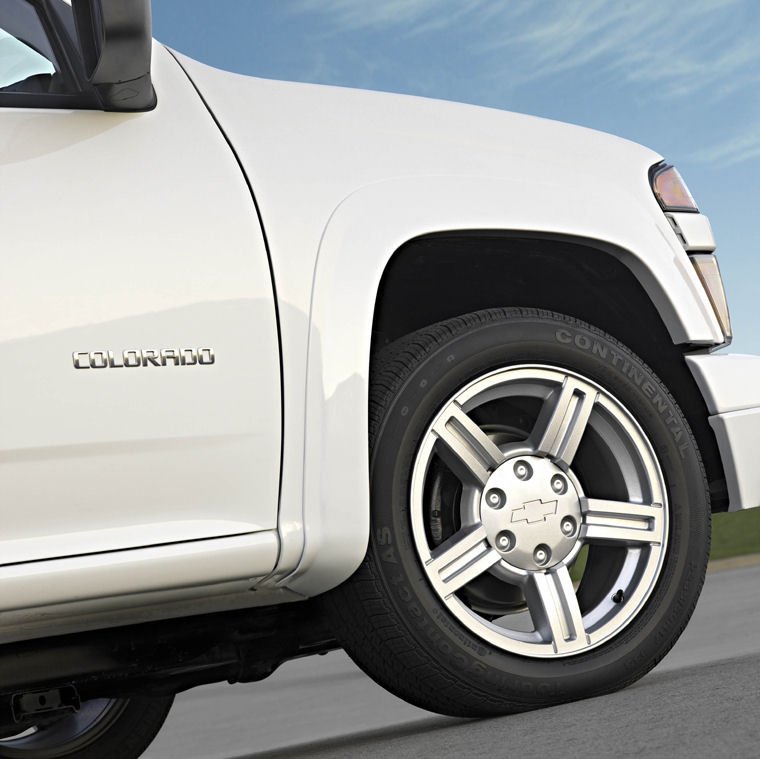 2004 Chevrolet Colorado Regular Cab Rim Picture