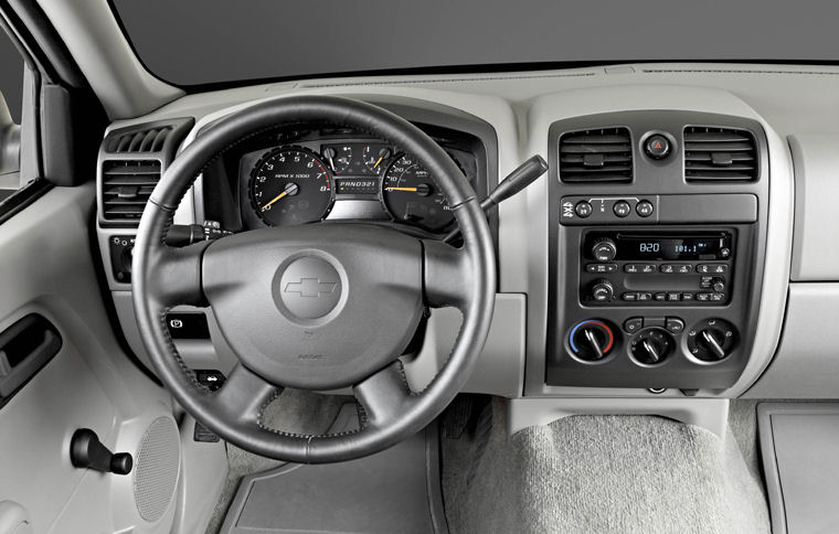 2008 Chevrolet Colorado Crew Cab Cockpit Picture