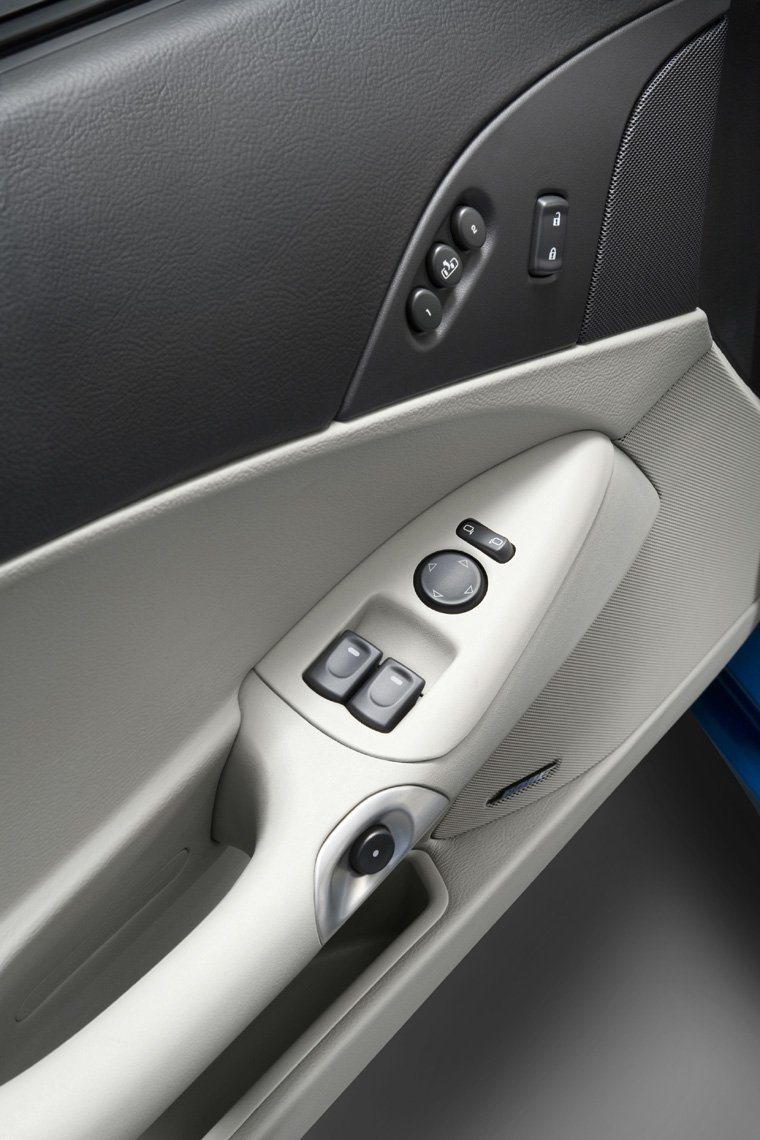 2010 Chevrolet Corvette Convertible Door Panel Picture