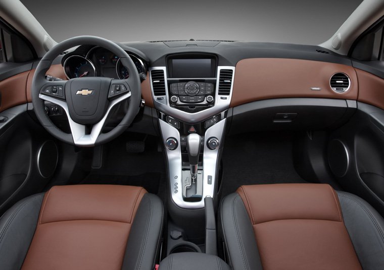 2011 Chevrolet Cruze LTZ Cockpit Picture