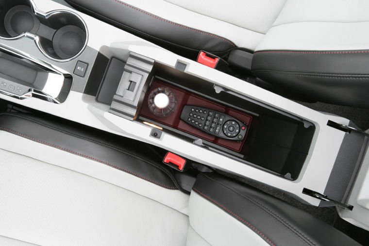 2010 Chevrolet (Chevy) Equinox LTZ Center Console Picture