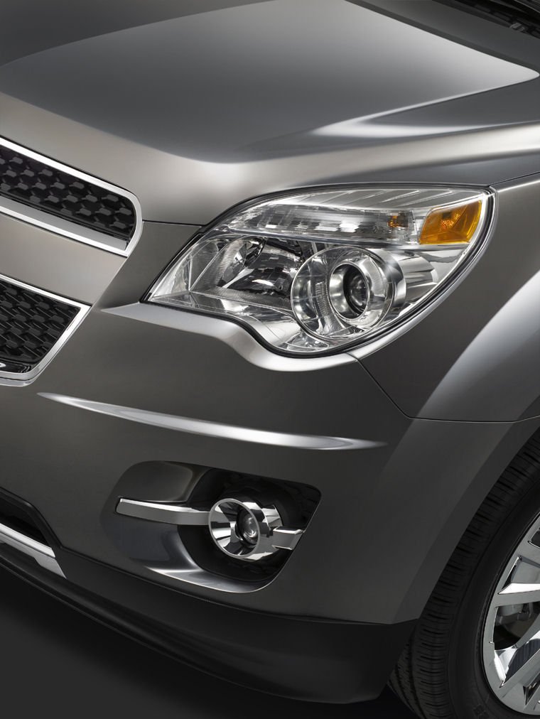 2011 Chevrolet (Chevy) Equinox Headlight Picture