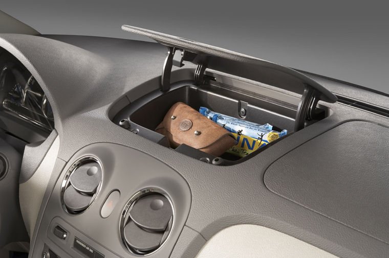 2010 Chevrolet HHR Dashboard Storage Picture