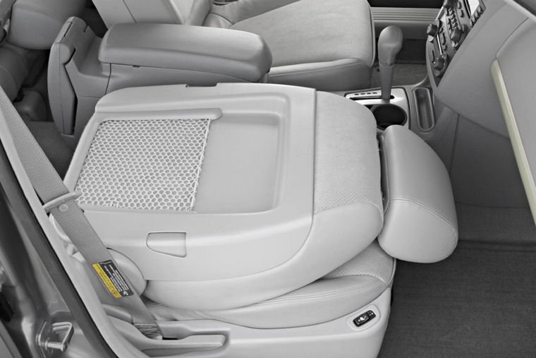 2006 Chevrolet (Chevy) Malibu Maxx Rear Seats Folded Picture