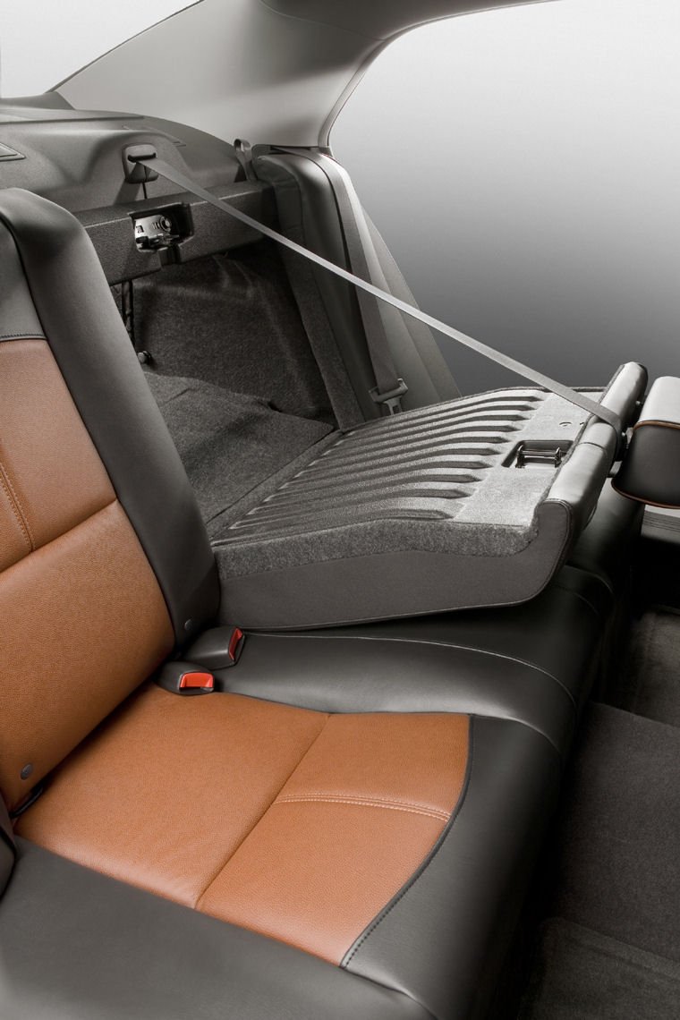 2011 Chevrolet (Chevy) Malibu LTZ Rear Seats Picture