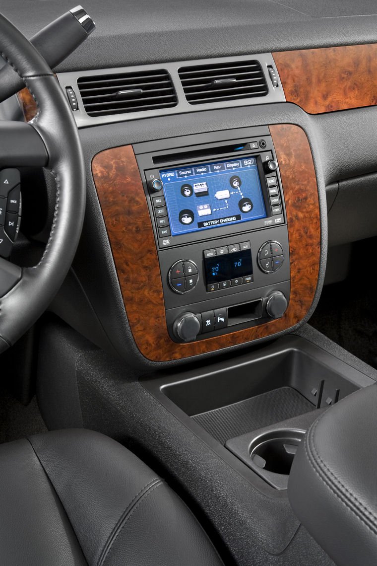 2010 Chevrolet Tahoe Hybrid Center Stack Picture