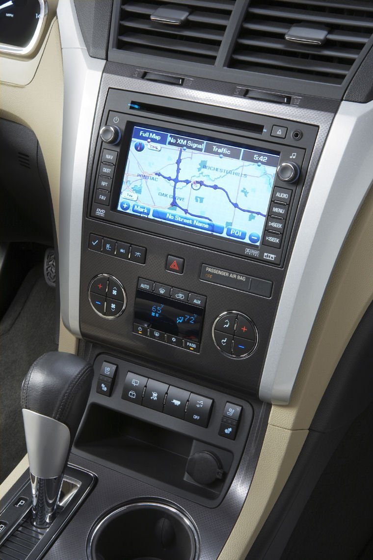 2010 Chevrolet Traverse Center Stack Picture