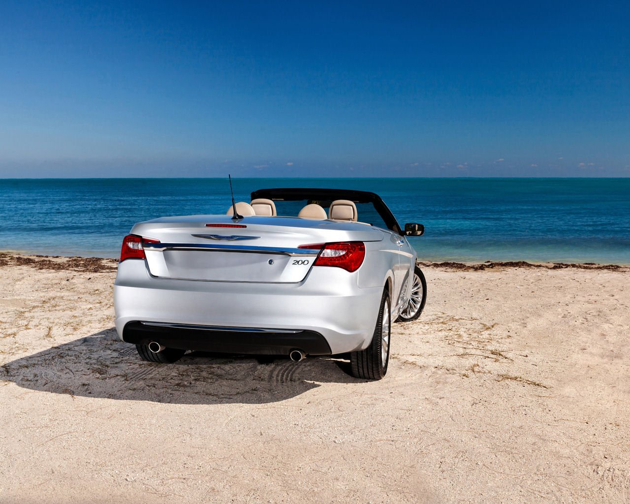 Chrysler 200 Desktop Wallpaper