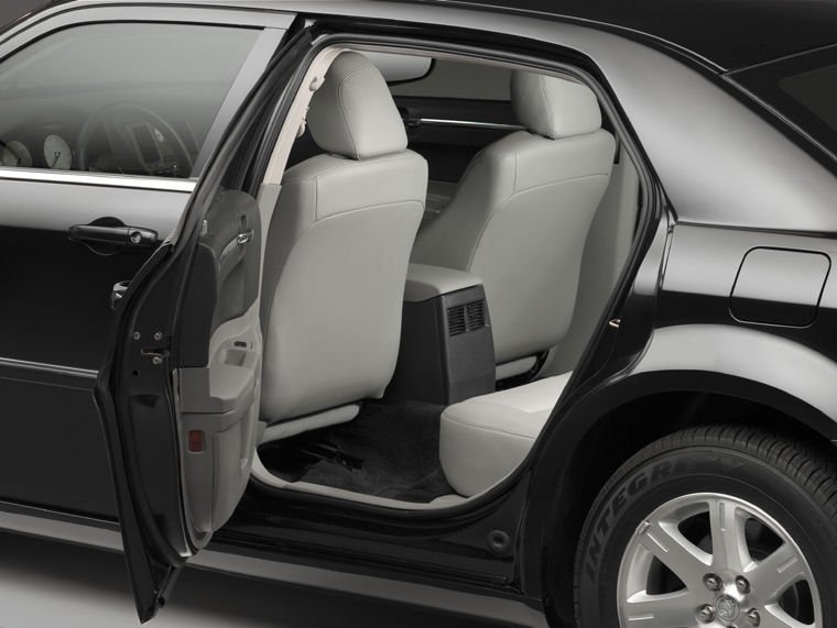 2007 Chrysler 300 Long Wheelbase Interior Picture
