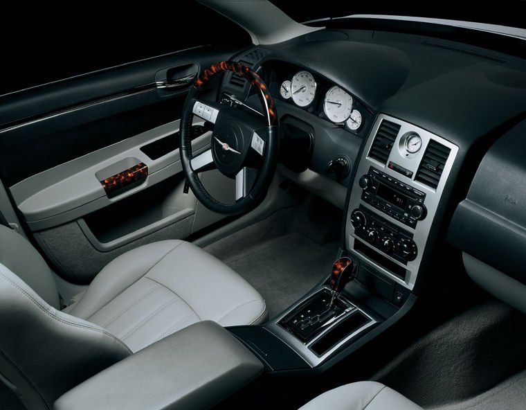 2008 Chrysler 300C Interior Picture