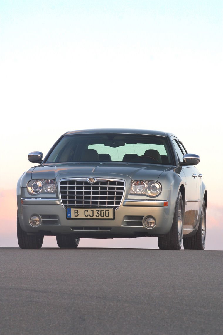 2009 Chrysler 300C Picture